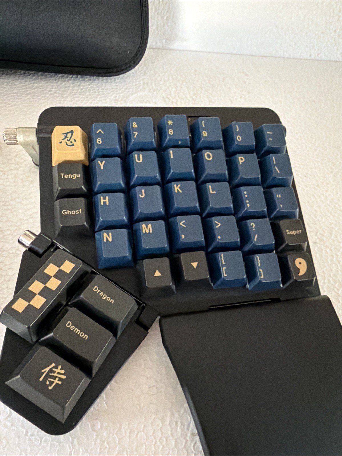 ZSA Moonlander Mark I Split Keyboard Black ,Blue Gold Keys