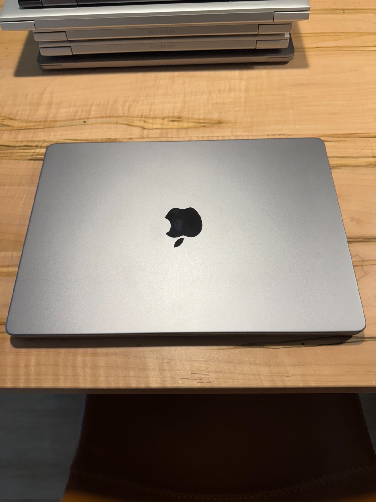 Apple MacBook Pro 14 in 2023 Space Gray/Apple M2 Pro 3.49 GHz, 512 GB 16 GB…
