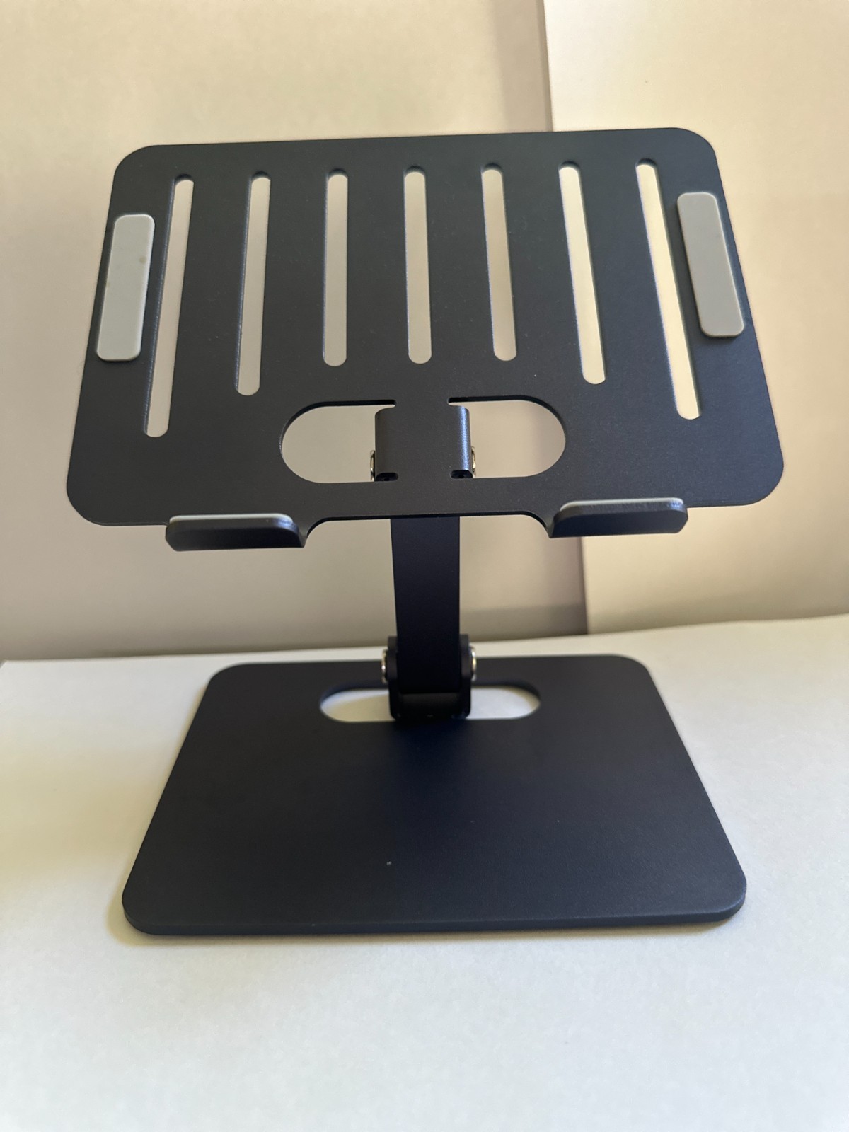 Desktop Metal Holder for Tablet