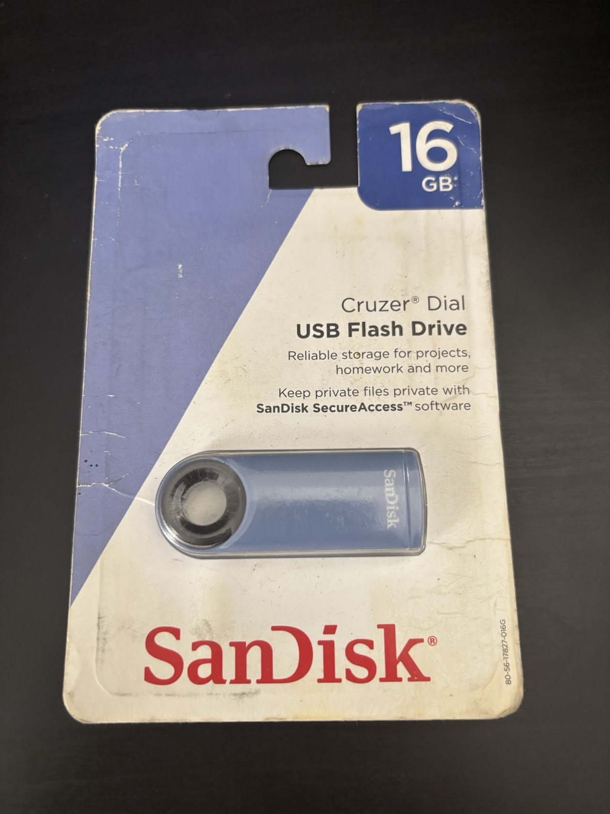 SanDisk Cruzer Dial USB Flash Drive (16 gigabytes)