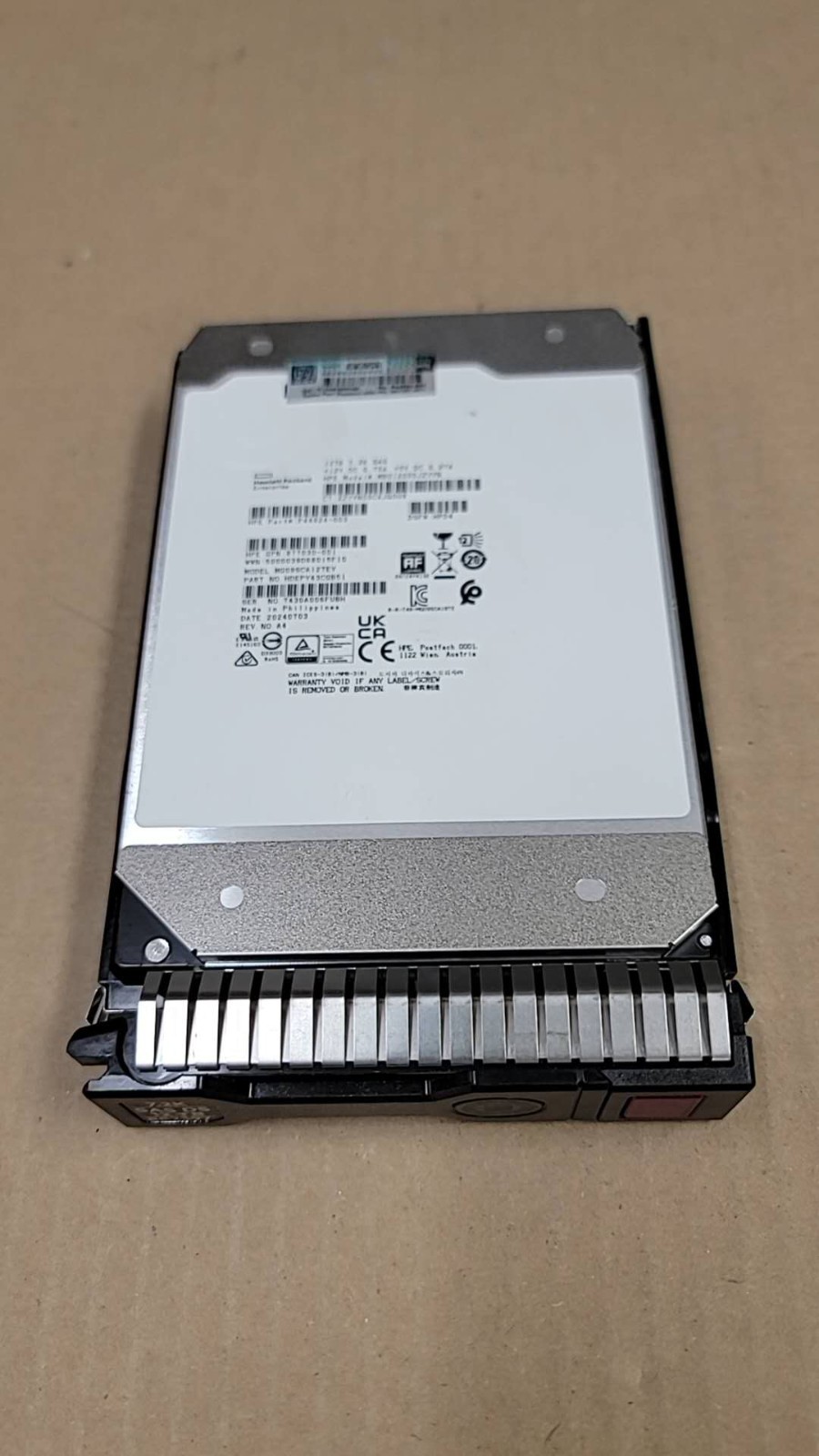 HP 12TB MB012000JZYVN 877030-001 7.2K RPM SAS 12Gb/s 512e 3.5″ HDD W/Tray 882397