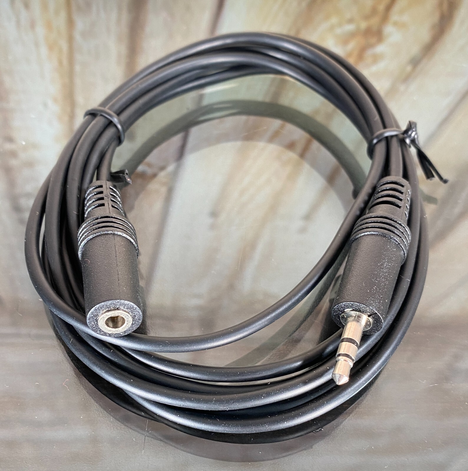 6ft 3.5mm Male-to-Female TRS Stereo Audio Auxiliary Cable Car Aux Extension Cord
