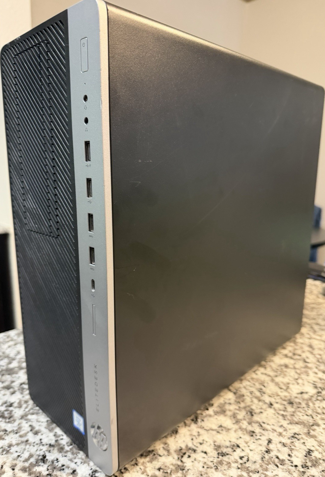 HP EliteDesk 800 G4 TWR Intel Core i7-8700 16GB RAM 1 TB HDD Intel UHD Win 10