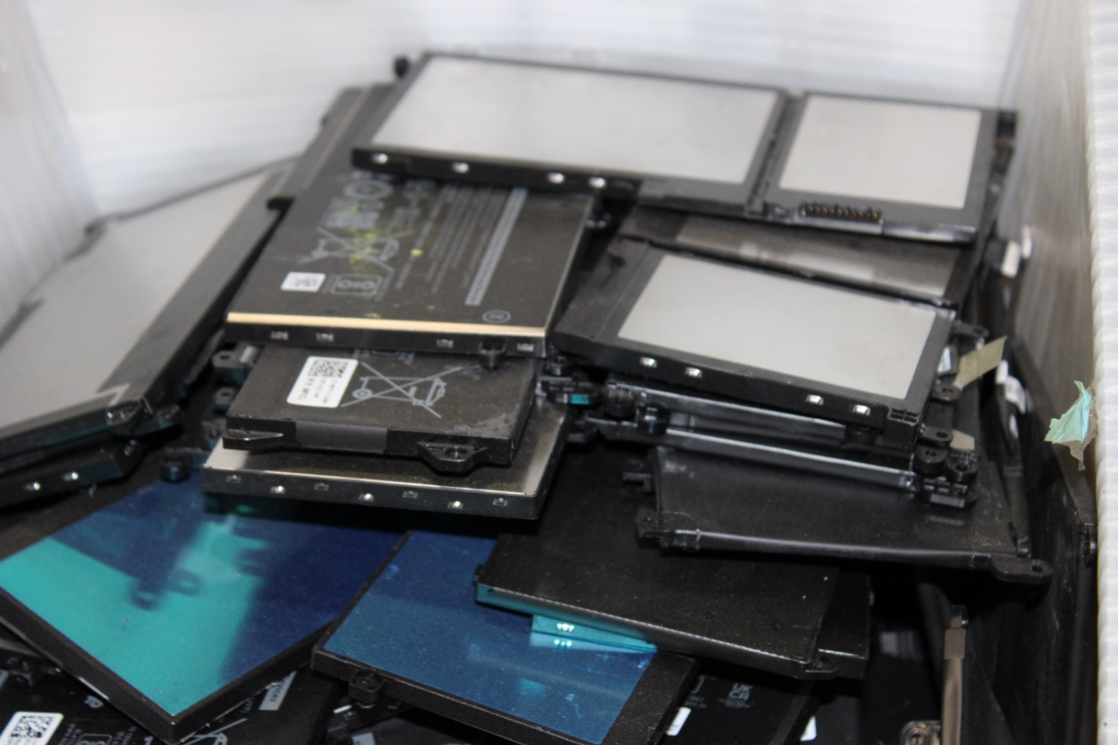 Lot of (10lbs ) Lithium Ion Li-ion Laptop Batteries Scrap Cell Recovery AS IS