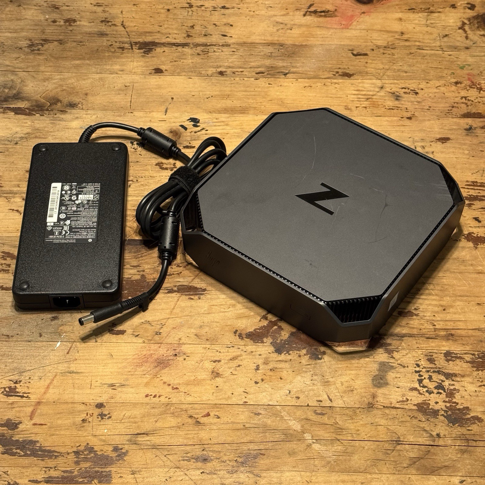 HP Z2 Mini G4 Workstation XEON E-2144 CPU 16GB RAM 256GB SSD Quadro P1000 Win 11