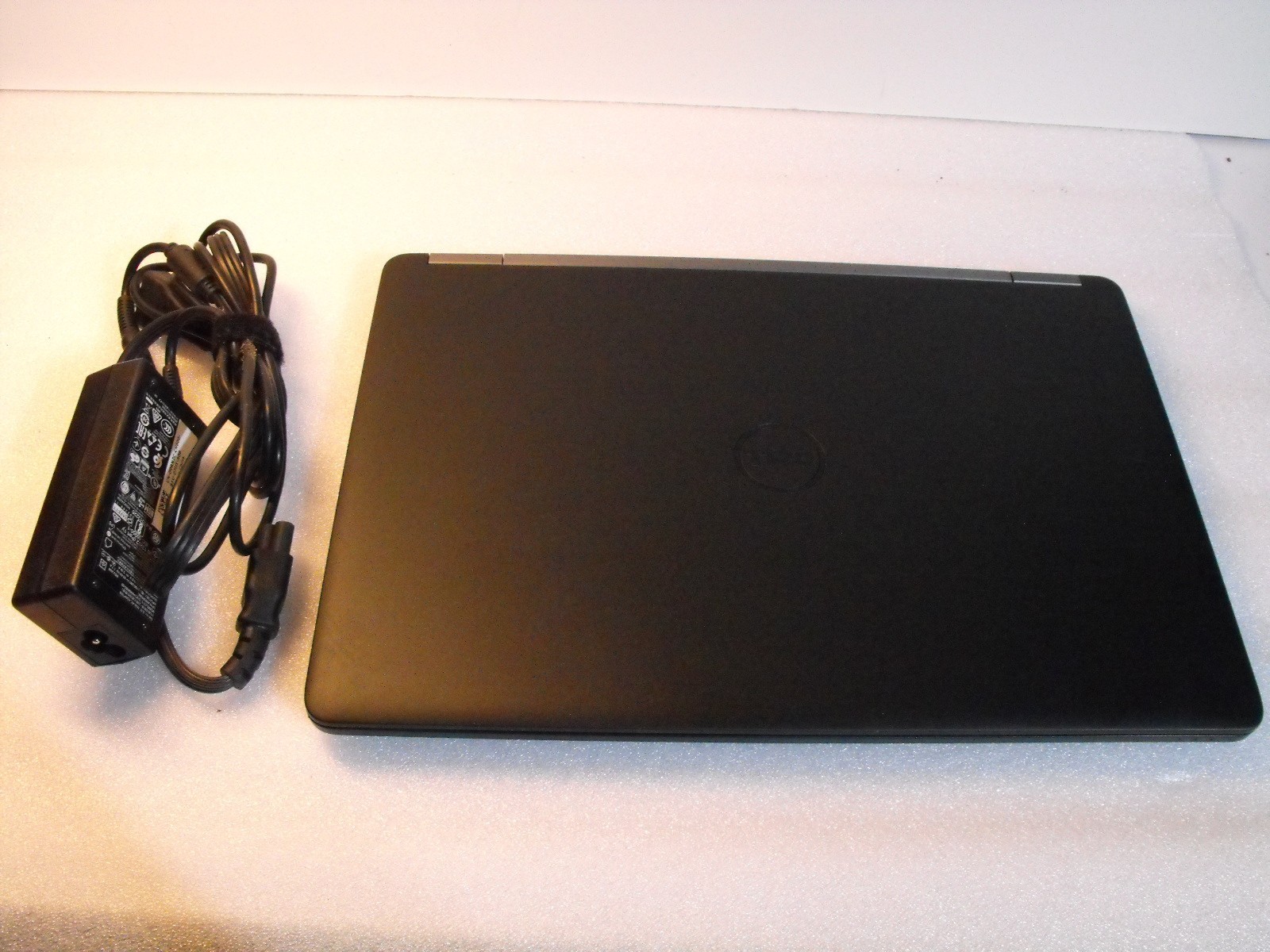 Dell Latitude E7470 14″ Intel Core i5-6300U 2.40GHz, 8GB 256GB SSD Win 11 Pro