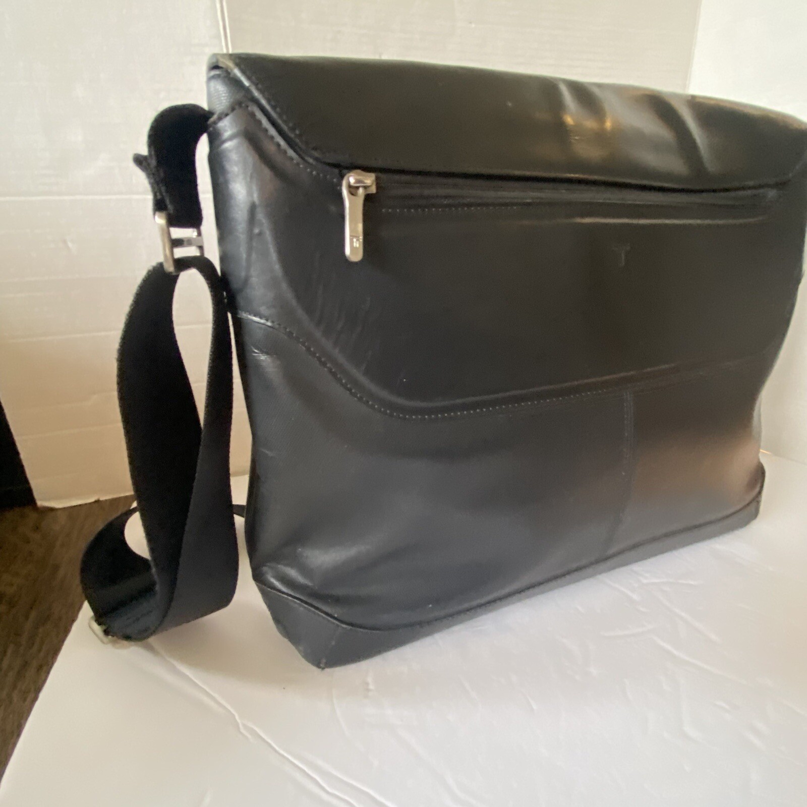 Tumi T Track Messenger Formula T Black Leather Briefcase Laptop Case Bag 2948D