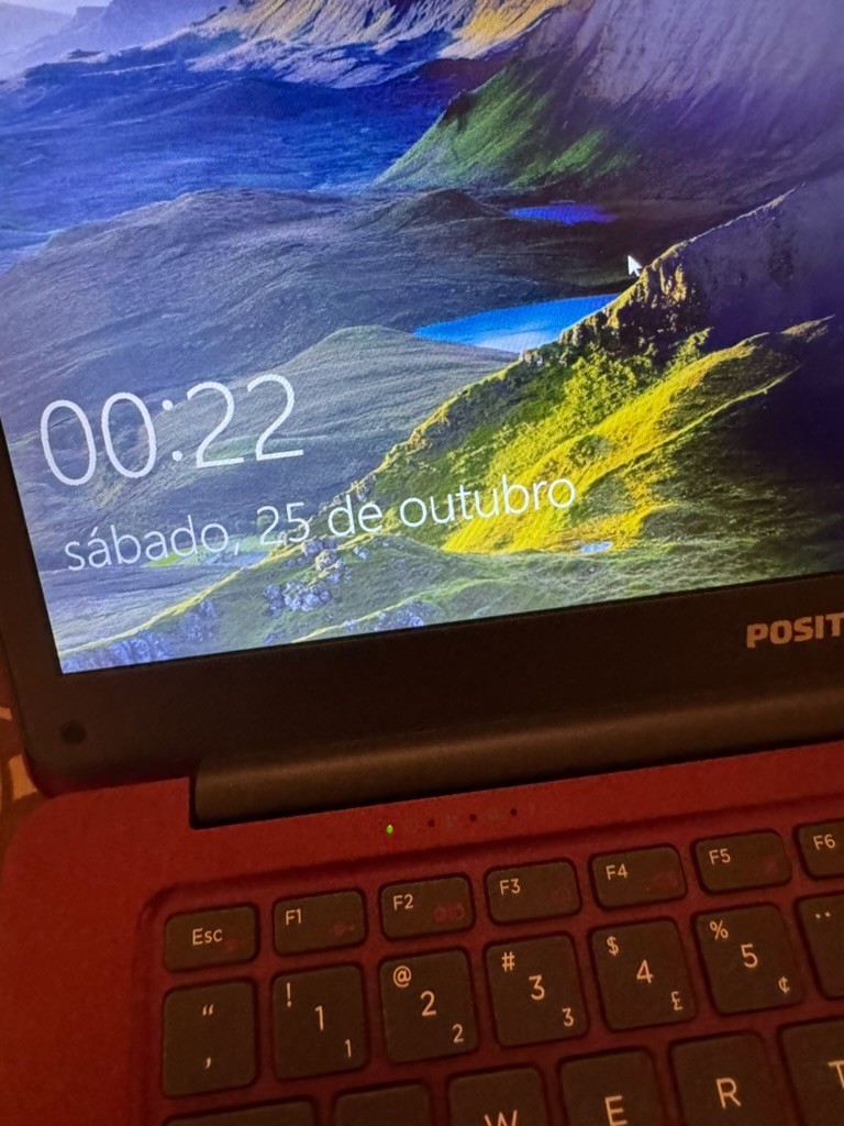Positivo Motion Red V142N Laptop Intel Atom x5-Z8350 2GB RAM 32GB eMMC READ
