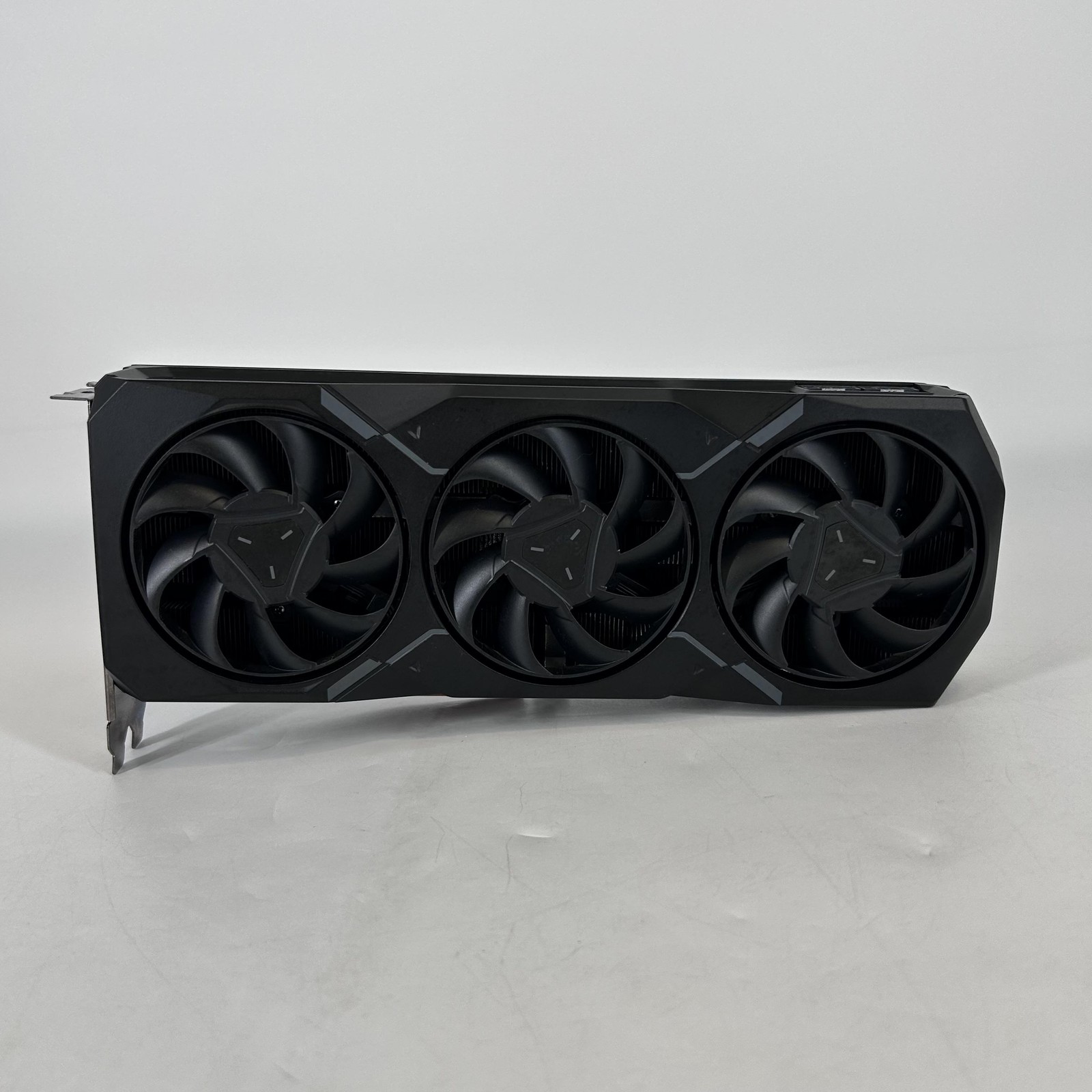 AMD Radeon RX 7900 XT 20GB RAM – Graphics Card – Very Good Condition