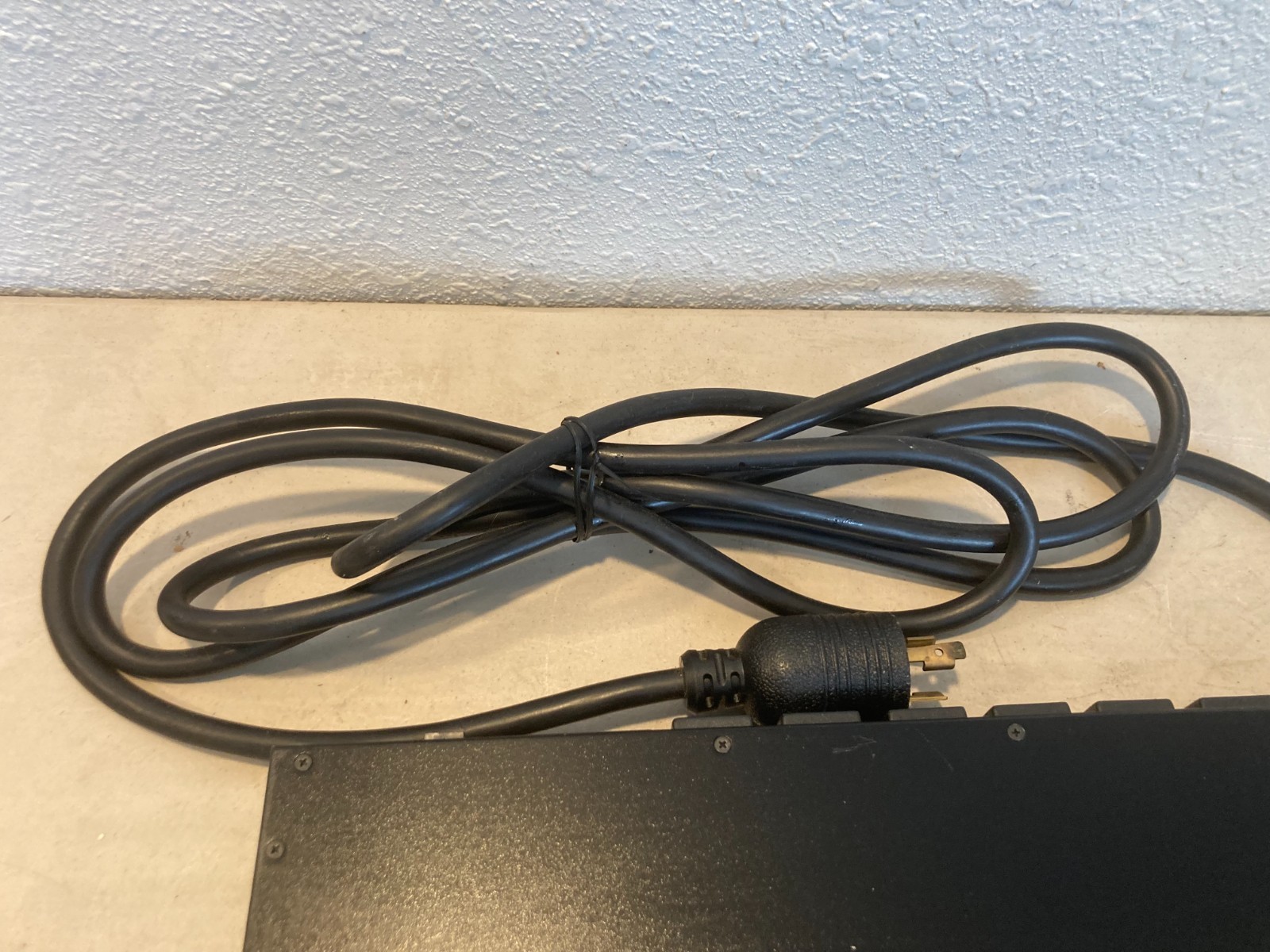 APC 7900 Rack PDU, Switched, 1U, 15A, 100/120V, (8)5-15 AP7801
