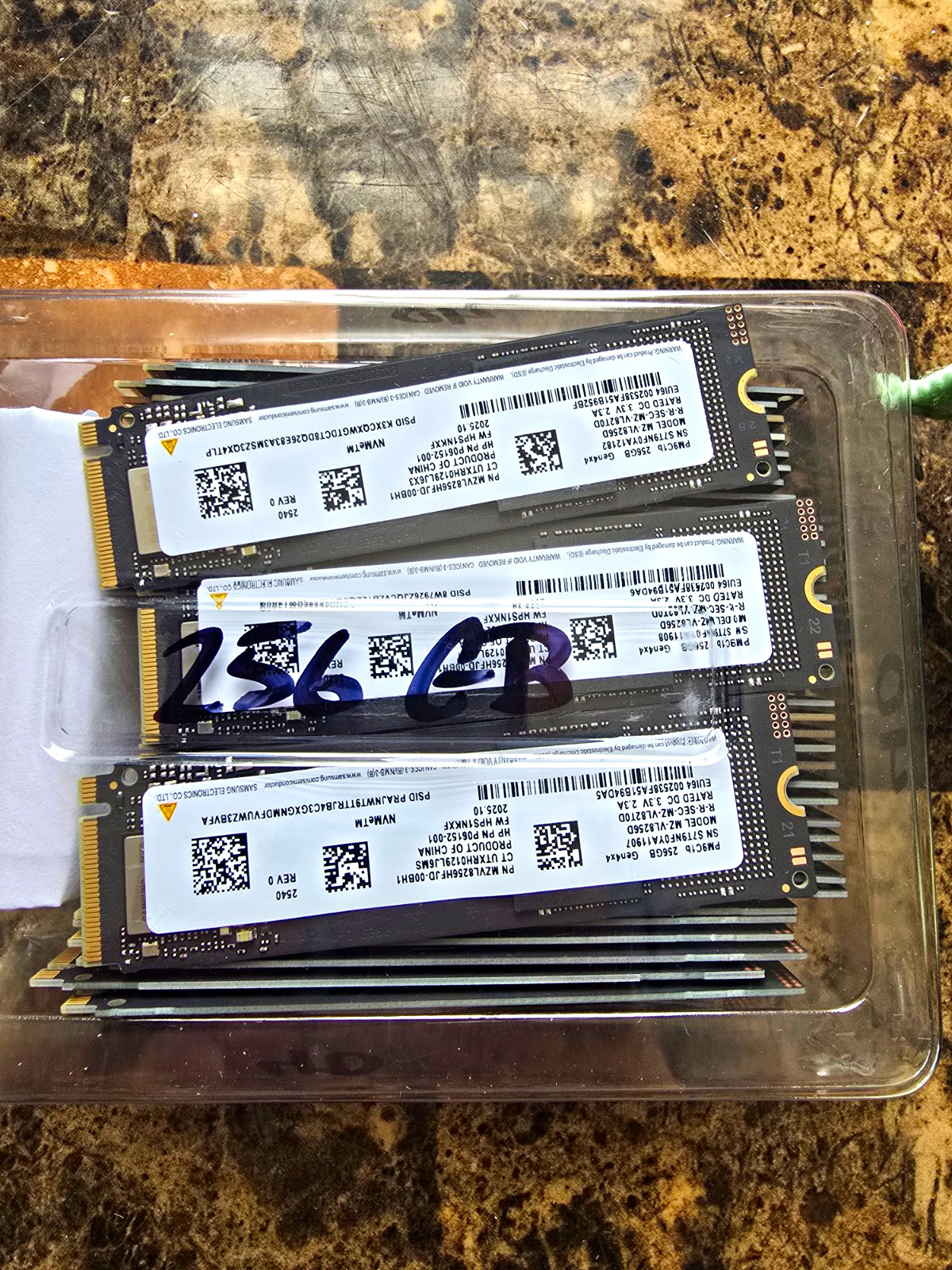 Samsung PM9C1b 256GB M.2 NVMe Gen4x4 Internal SSD MZVL4256HFJD-00BH1