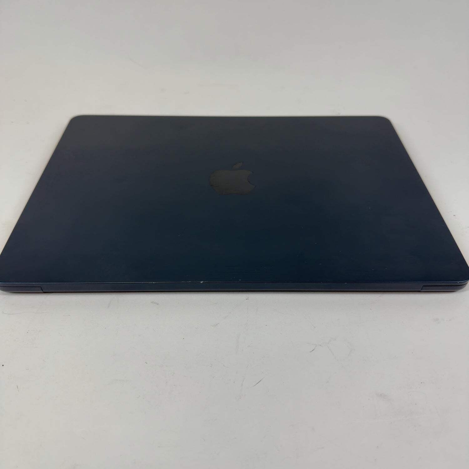 2022 Apple MacBook Air 13.6″ M2 8C GPU 3.5GHz 8GB RAM 256GB SSD MLY33LL/A