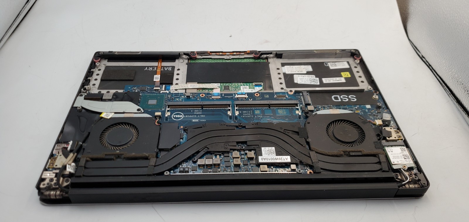 Dell Latitude 5530 Laptop Xeon E2176M No SSD/RAM/OS/BAT 15.6″ Touchscreen **READ