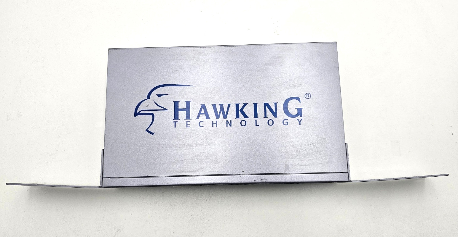 Hawking Technology HFS24T Rev.C 24 port switch LED indicators 10/100Mbps