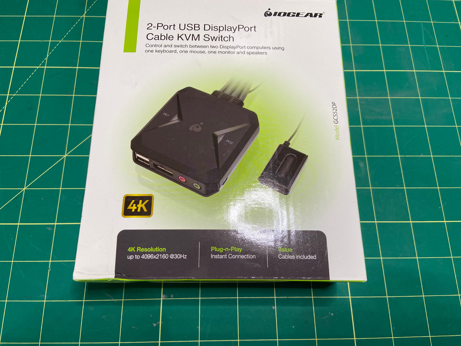 NEW IOGEAR 2-Port USB DisplayPort Cable KVM Switch, GCS52DP