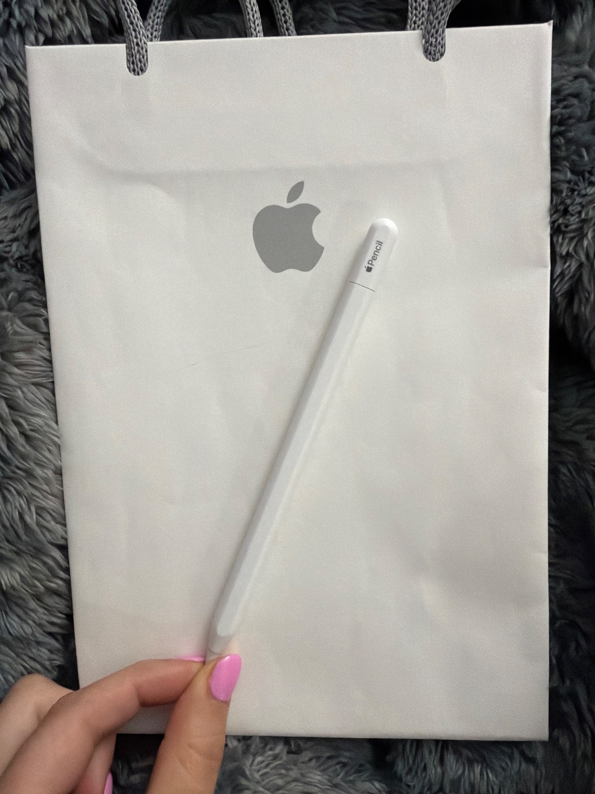 Apple Pencil (USB-C) – White Stylus ‎‎‎4UWA3AM/A with Pixel-Perfect Precision