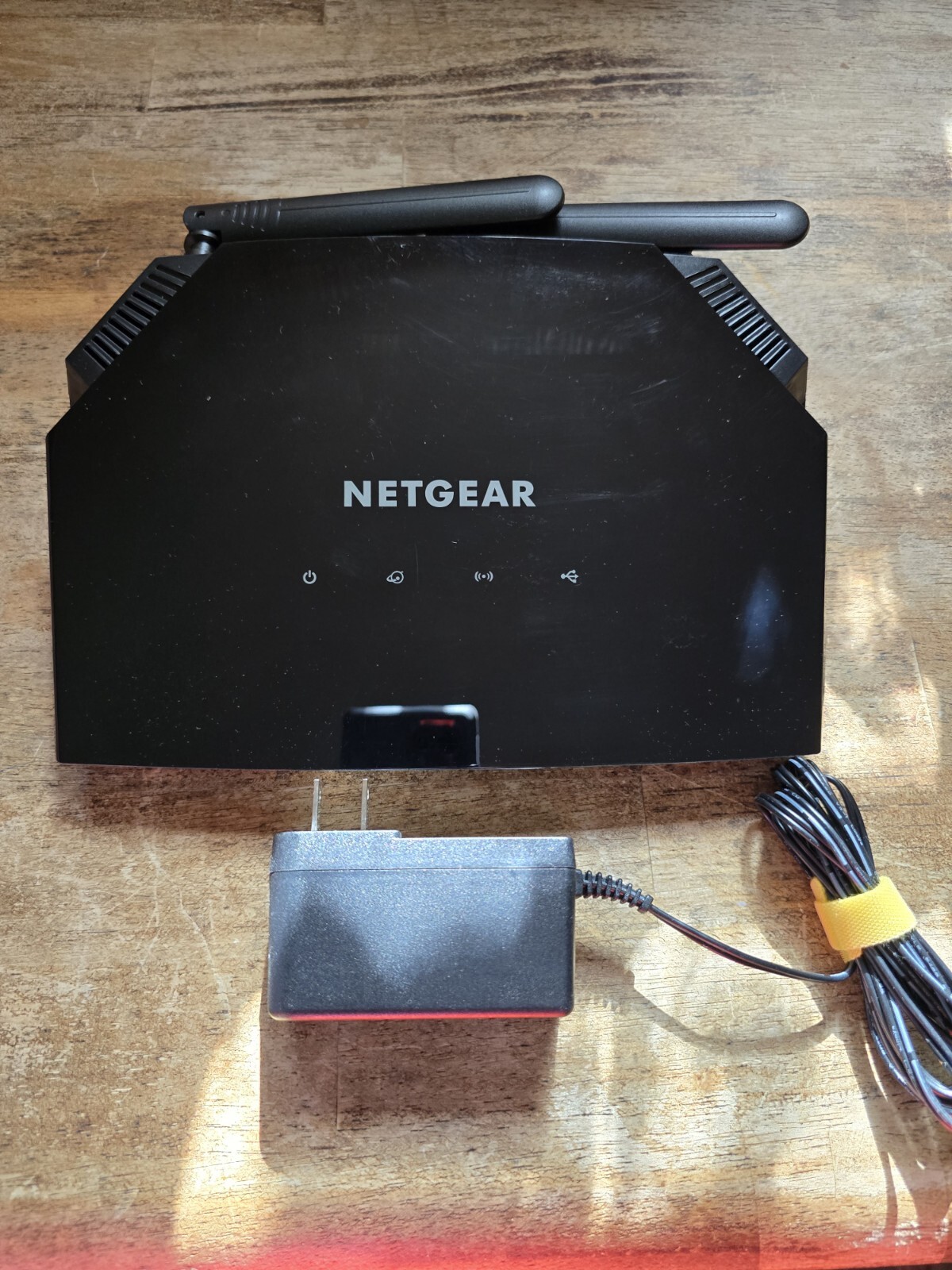 NETGEAR AC2000 1733Mbps 4 Ports 300Mbps Wireless Router (R6850)