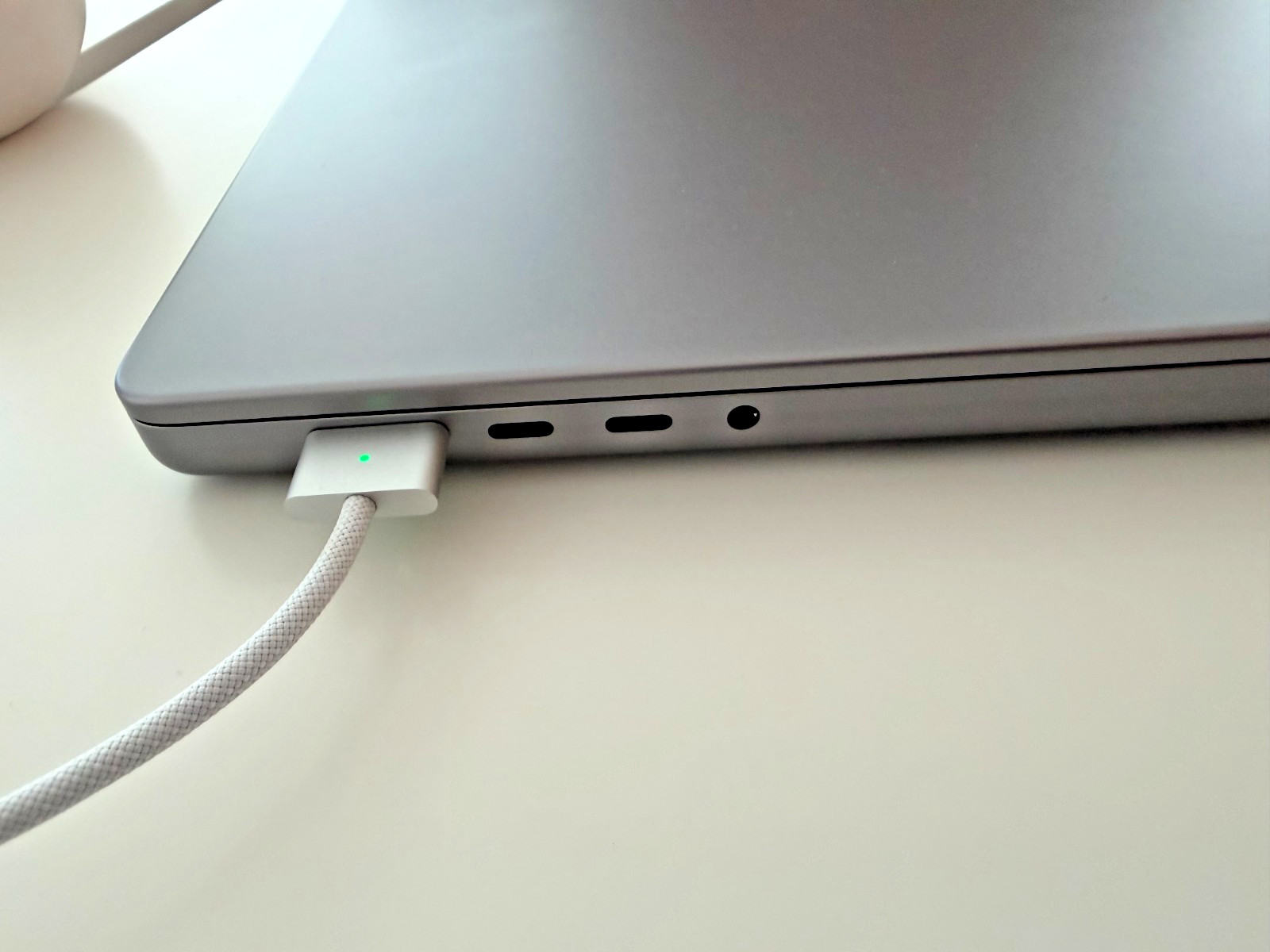 Apple MacBook Pro 16″ 2021 M1 Max 64GB RAM 1TB SSD Space Gray