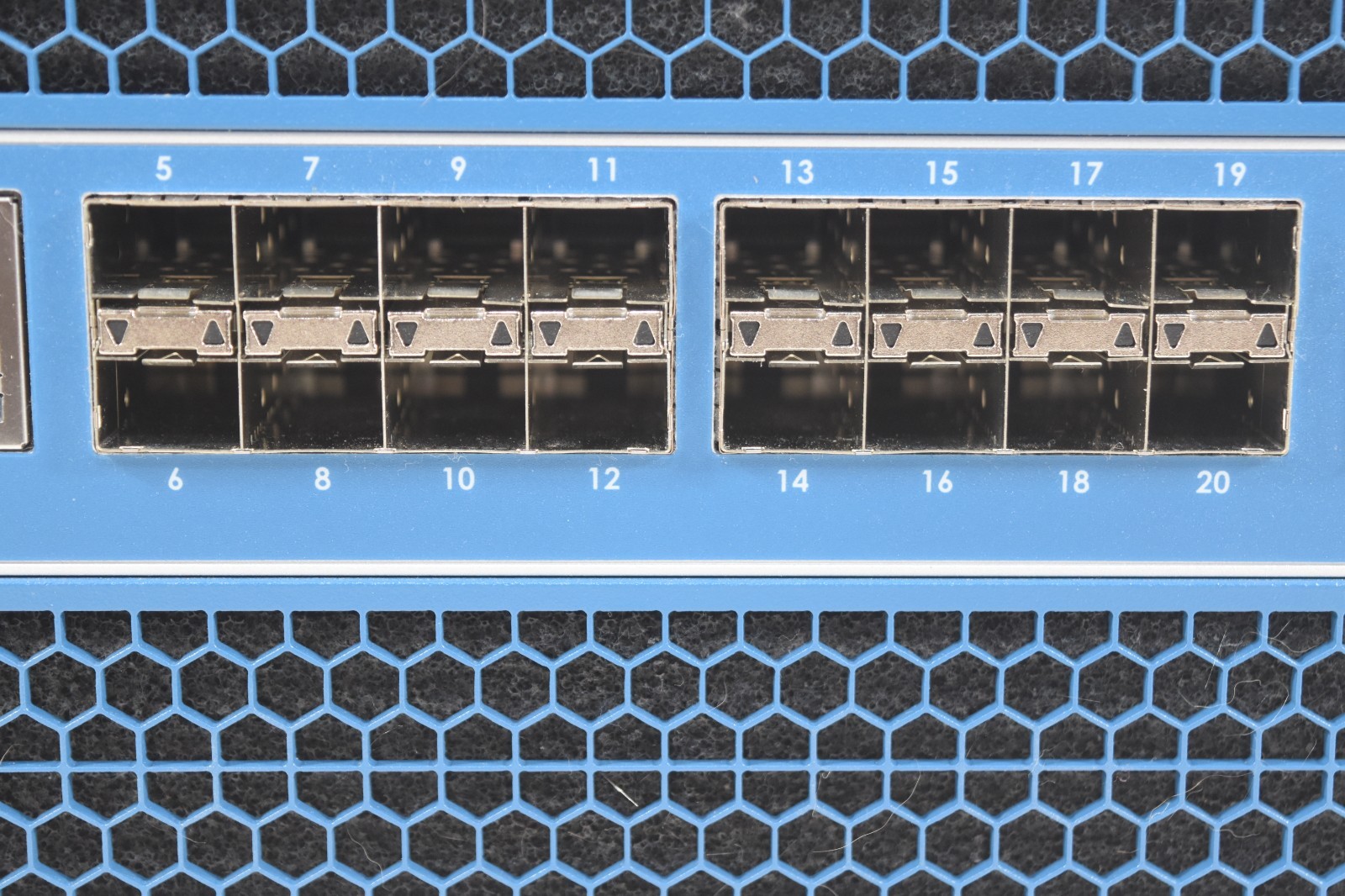 Palo Alto PA-5220 ML-Powered NGFW with Drives