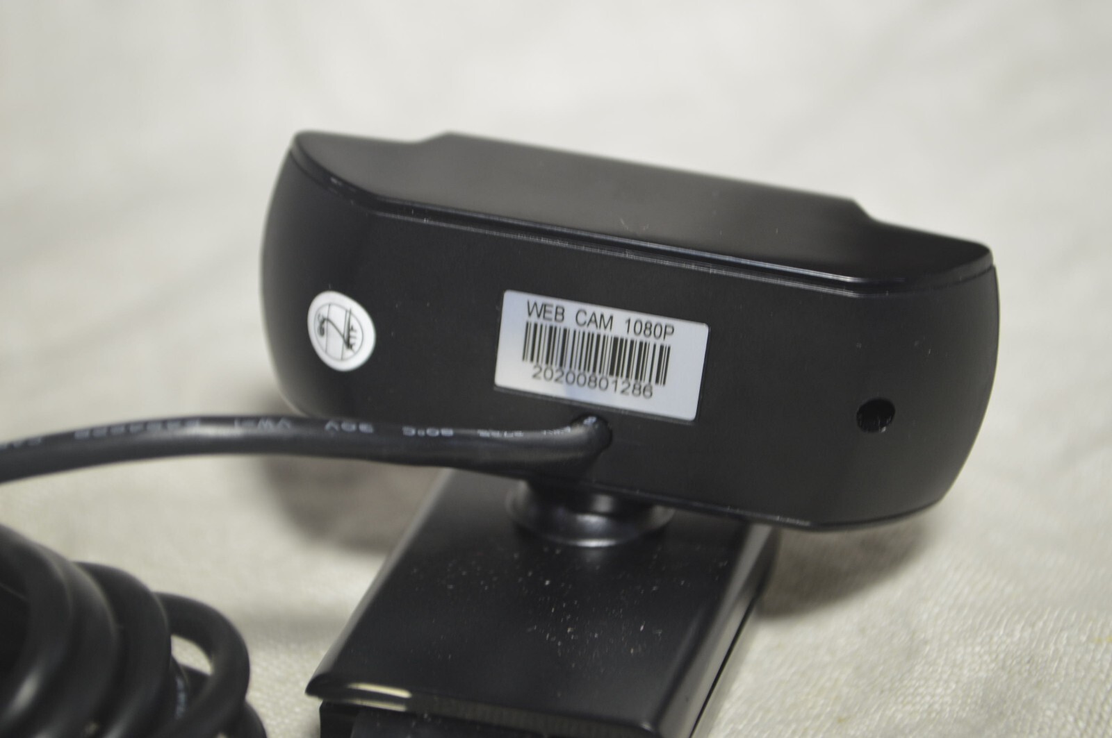 Aluratek AWC04F Webcam Black and Silver HD 1080P with Microphone