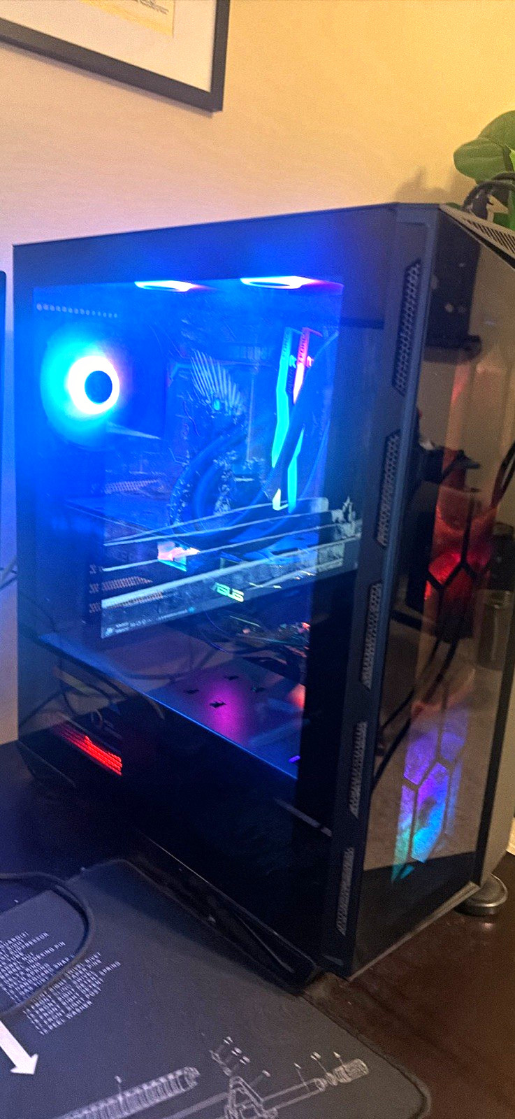 Gaming PC. Specs are on the boxes. Including the 2 monitors and keyboard/ mouse.