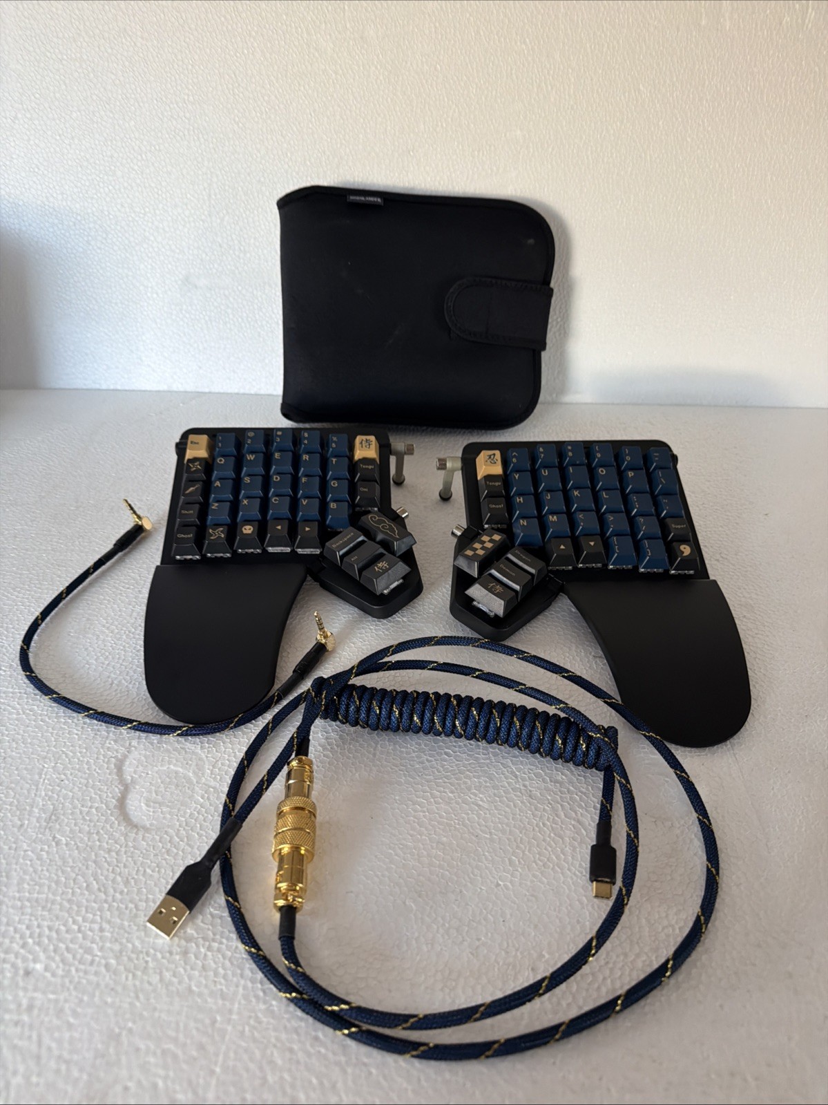 ZSA Moonlander Mark I Split Keyboard Black ,Blue Gold Keys