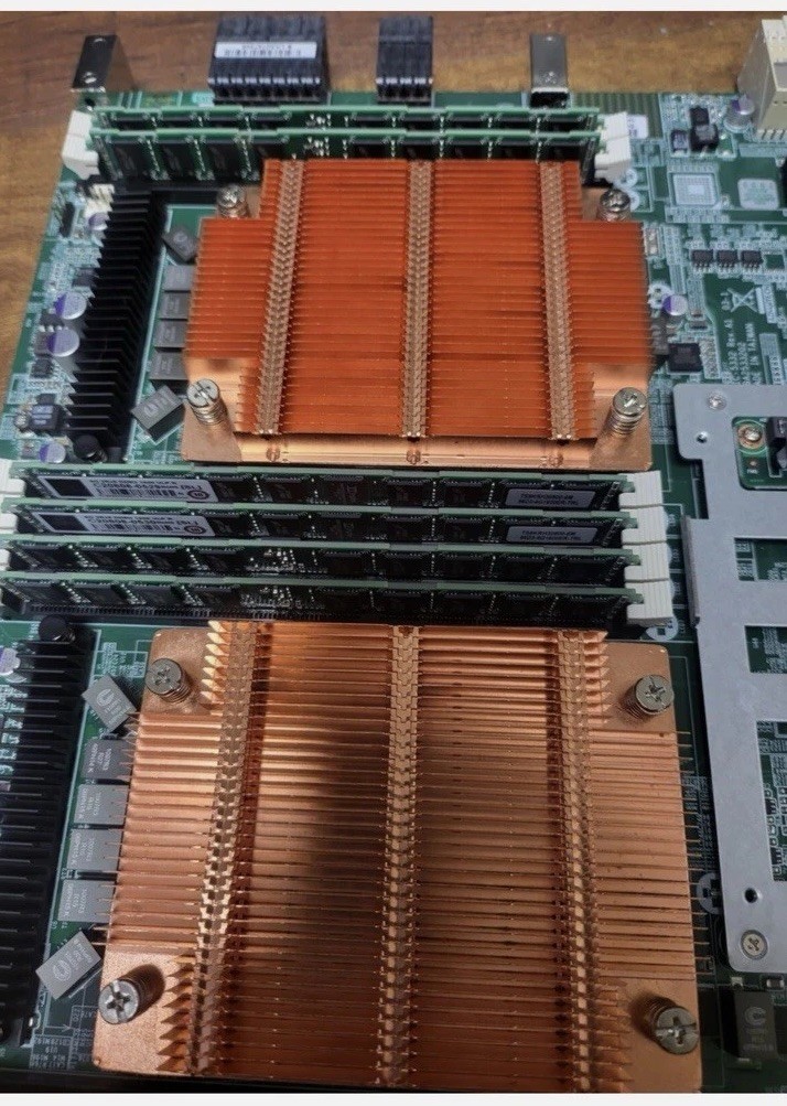 2 Advantech MIC5332 RJ45 5001B E5 2658V2 RAM2x 64GB Server Intel Processor Blade