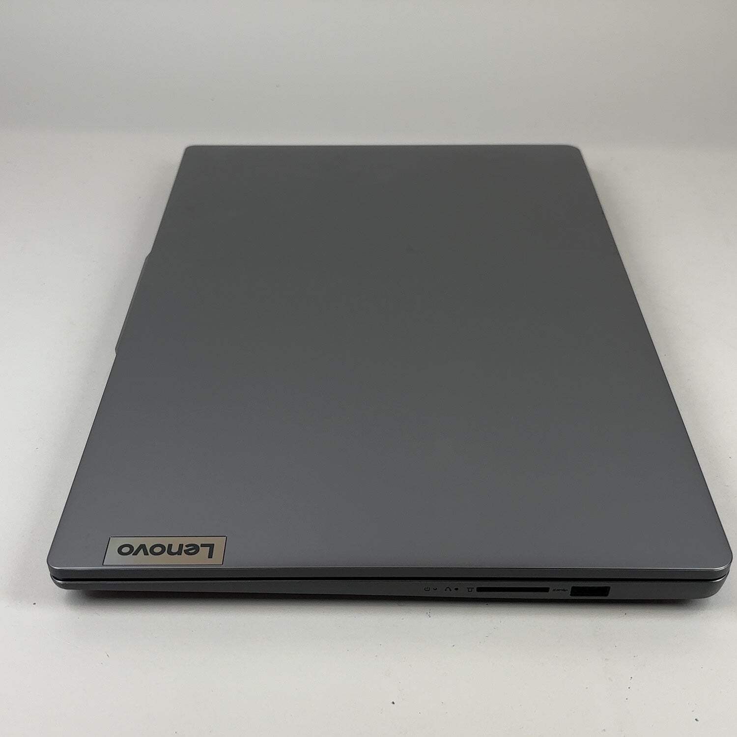 Lenovo IdeaPad Slim 3 15ABR8 15.6″ Ryzen 7 5825U 2.0GHz 16GB RAM 512GB SSD