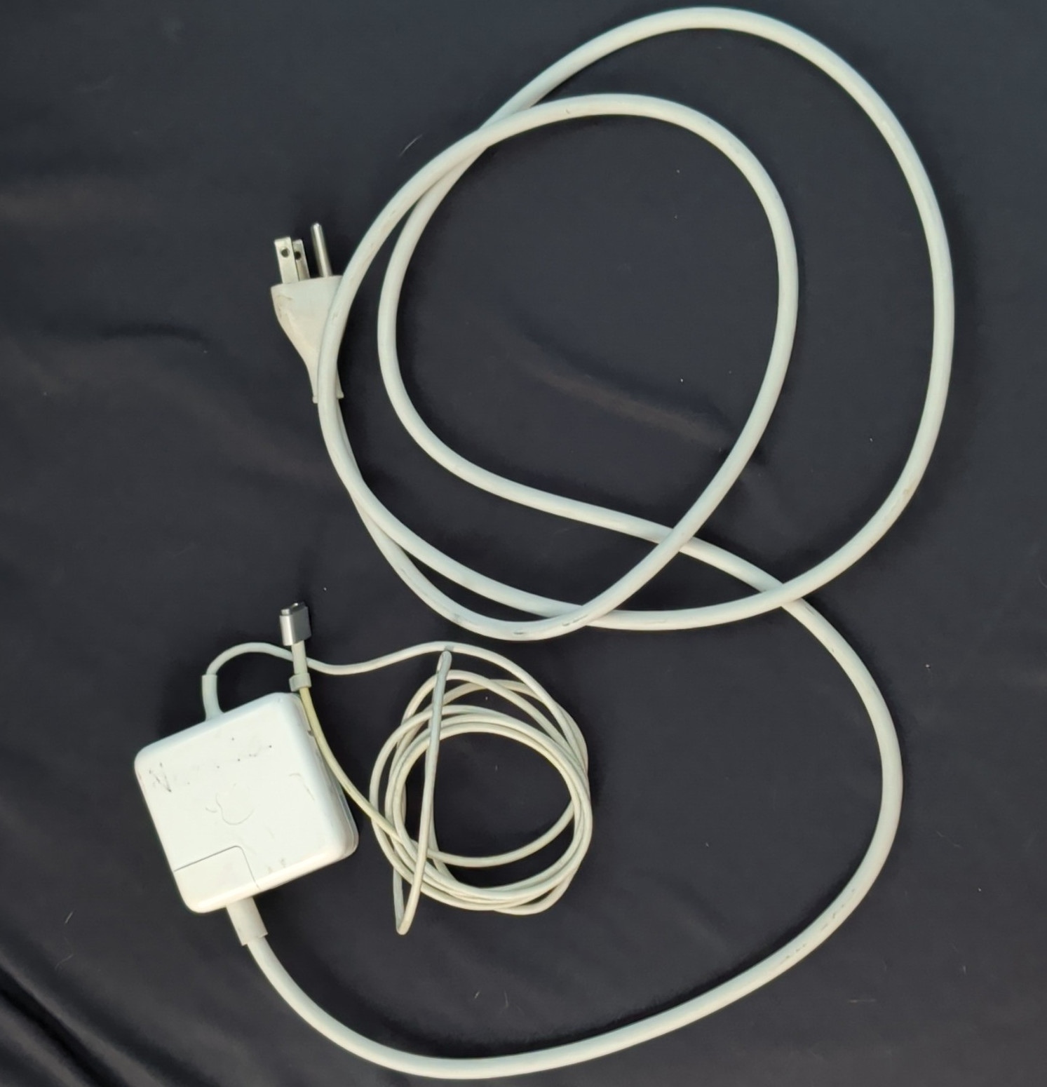 Apple MagSafe Power Adapter Charger A1021 14.85V 3.05A White for MacBook/Pro