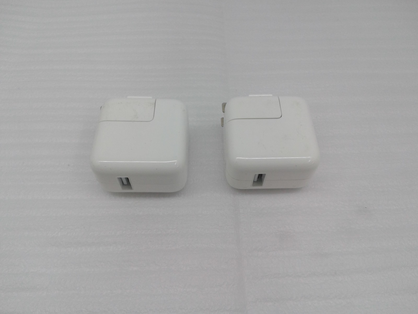 Lot of 2 Genuine Apple 12W USB Power Adapter Charger for iPhone iPad A1404/A2167