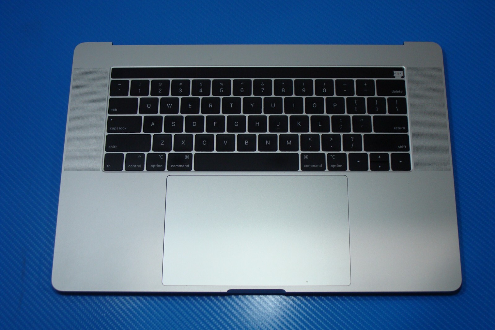 MacBook Pro A1990 2019 MV922LL/A 15″ Top Case Palmrest NO Battery 661-13164