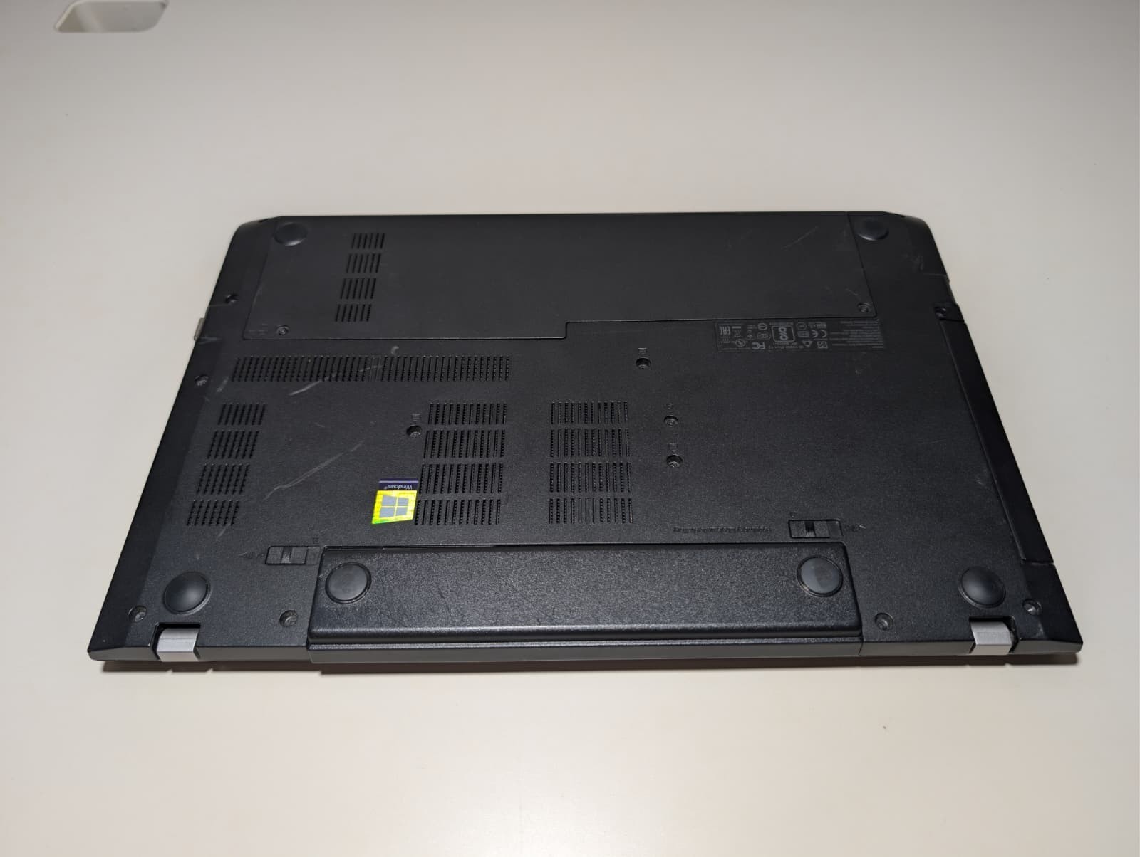 LENOVO THINKPAD E570 | i5-7200U 8GB RAM 180GB SSD | HD Windows 11 Pro | DVD-RW