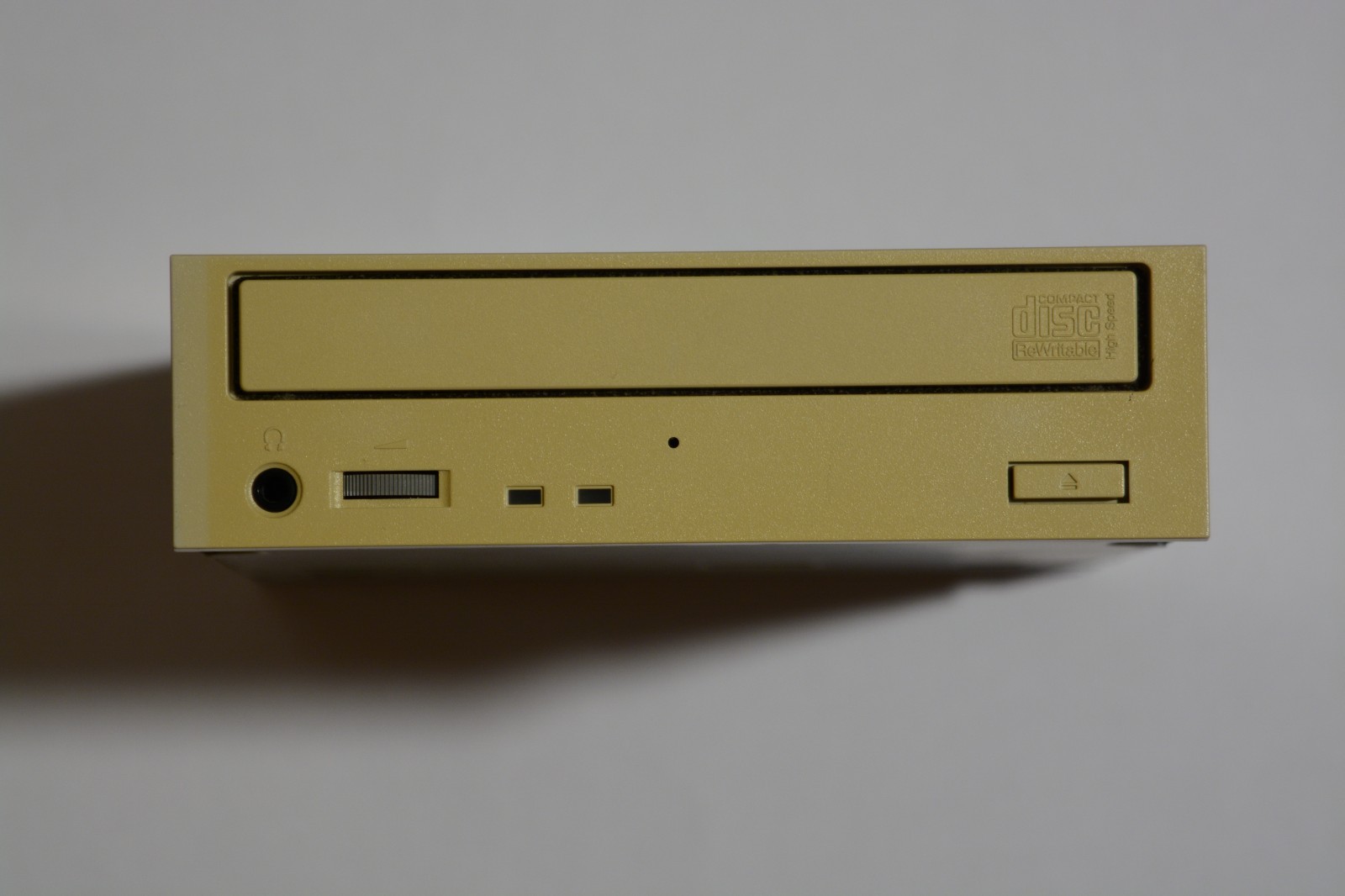 Teac CD-W512S | 50-pin SCSI-2 | 32x Read, 12x Write