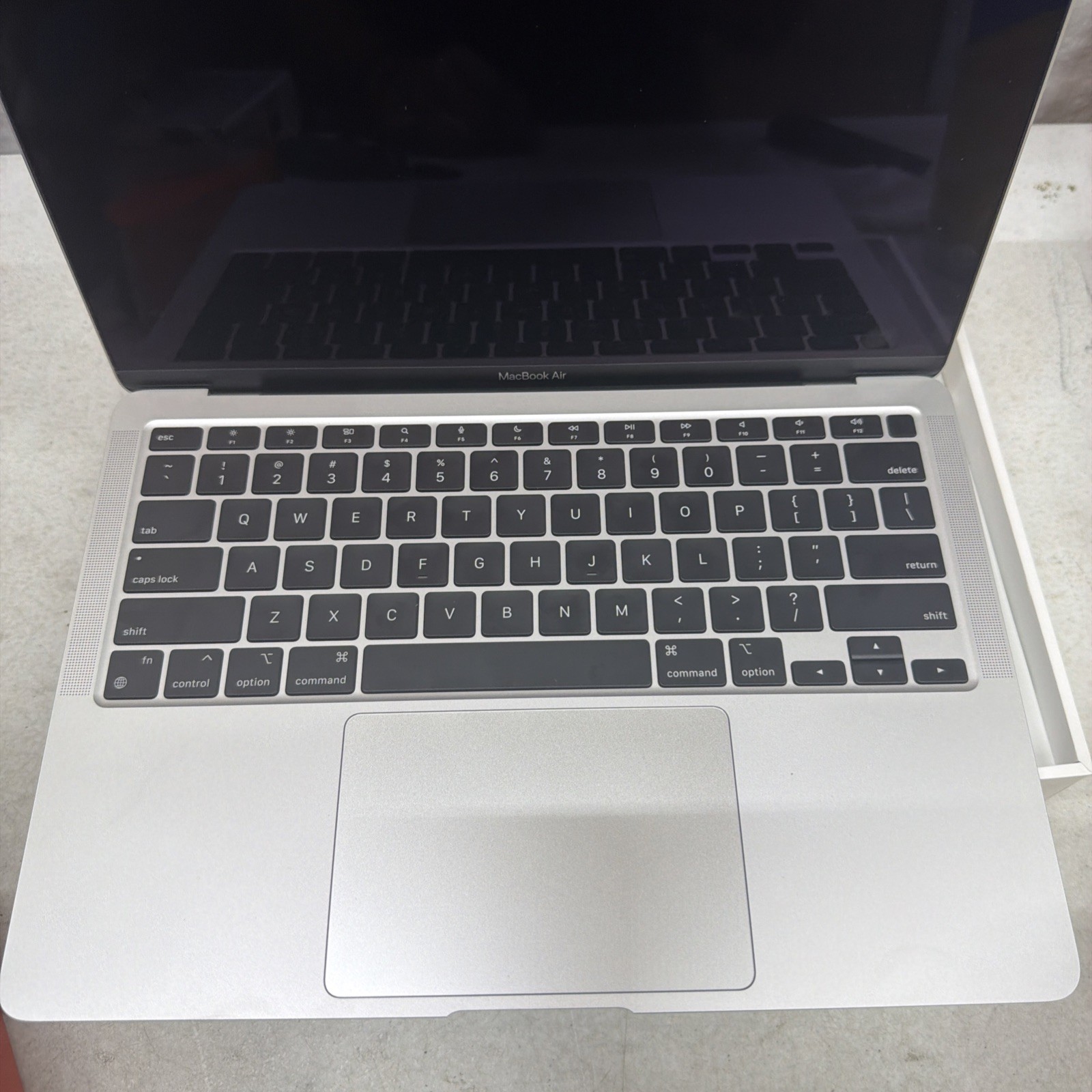 Apple MacBook Air 13 in 2020 Silver/Apple M1 3.2 GHz, 256 GB 8 GB 7-Core