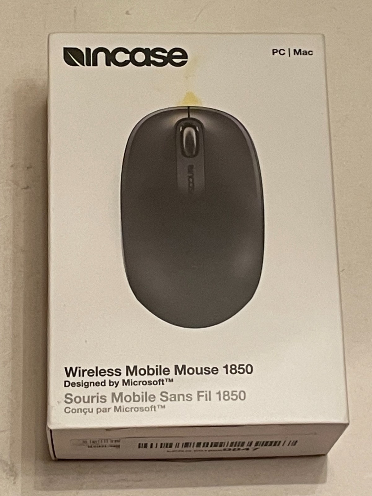 Incase Wireless Mobile Mouse 1850 Optical, USB, Scroll Wheel, Ergonomic, Black