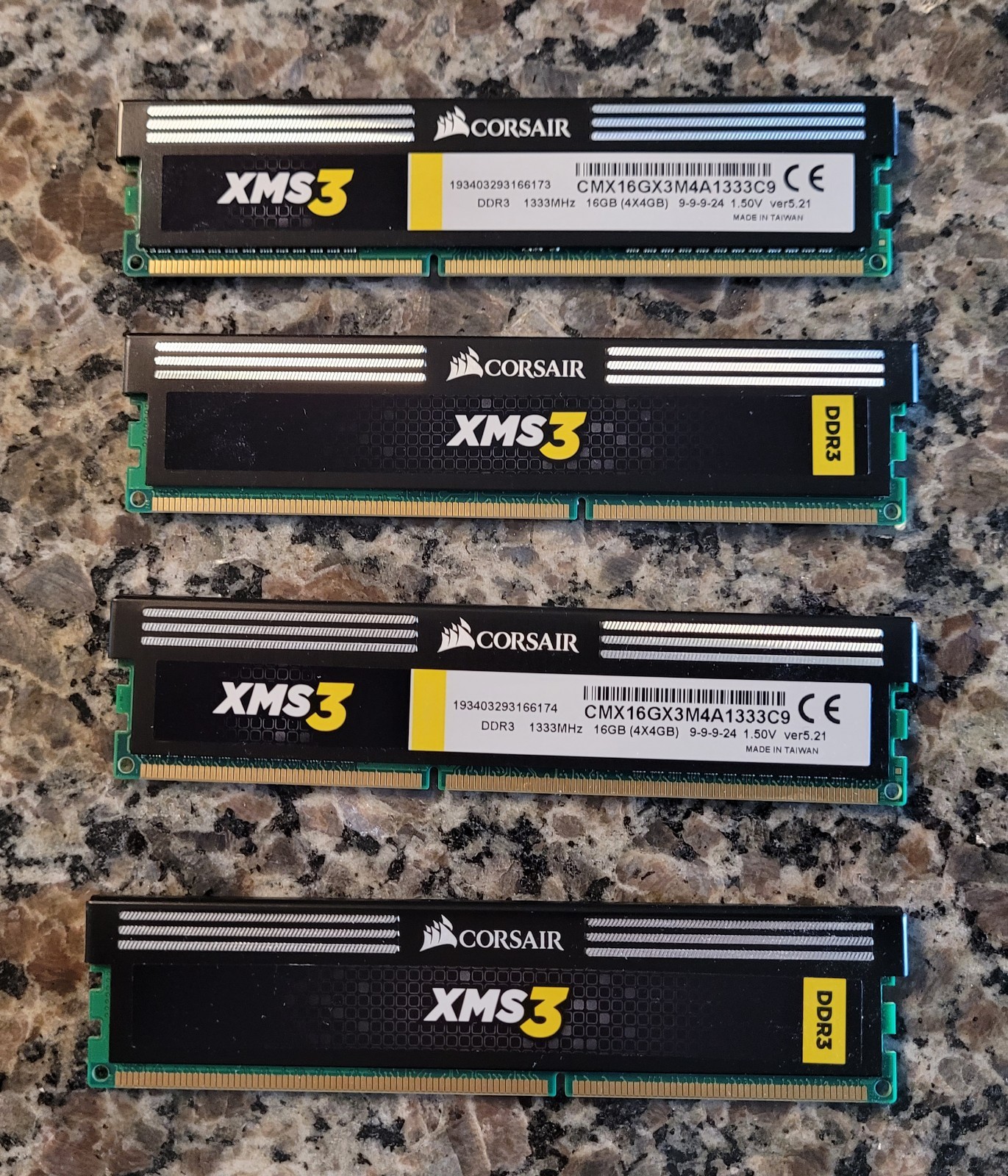 Corsair XMS3 DDR3 16GB (4x4GB) 1333MHz Desktop RAM DIMM 240 pin EXC