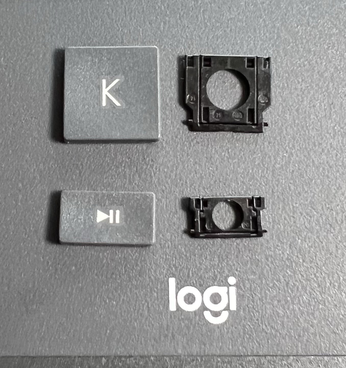 Logitech Slim Folio iPad 5 | 6 | SINGLE REPLACEMENT KEYCAPS KEYS (Y-R0051)