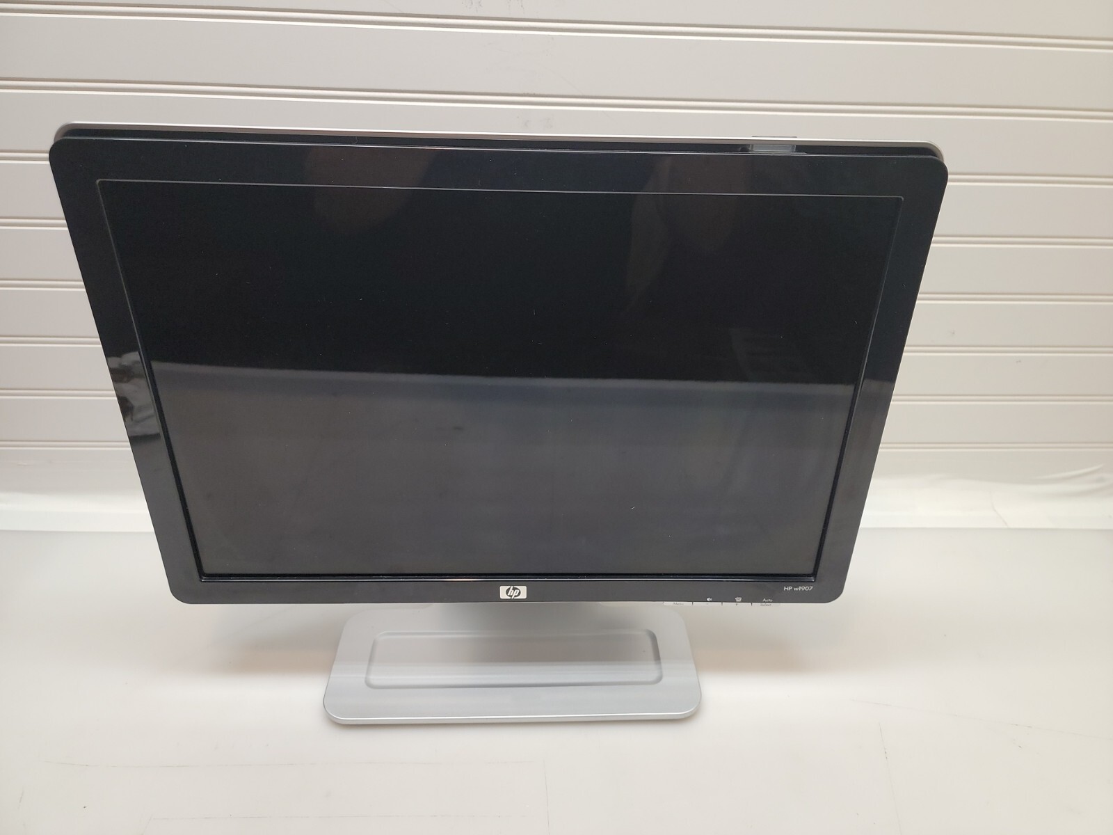 HP w1907 Widescreen LCD Monitor 19″ DVI VGA Built-in Speakers 435820-101 RK283AA