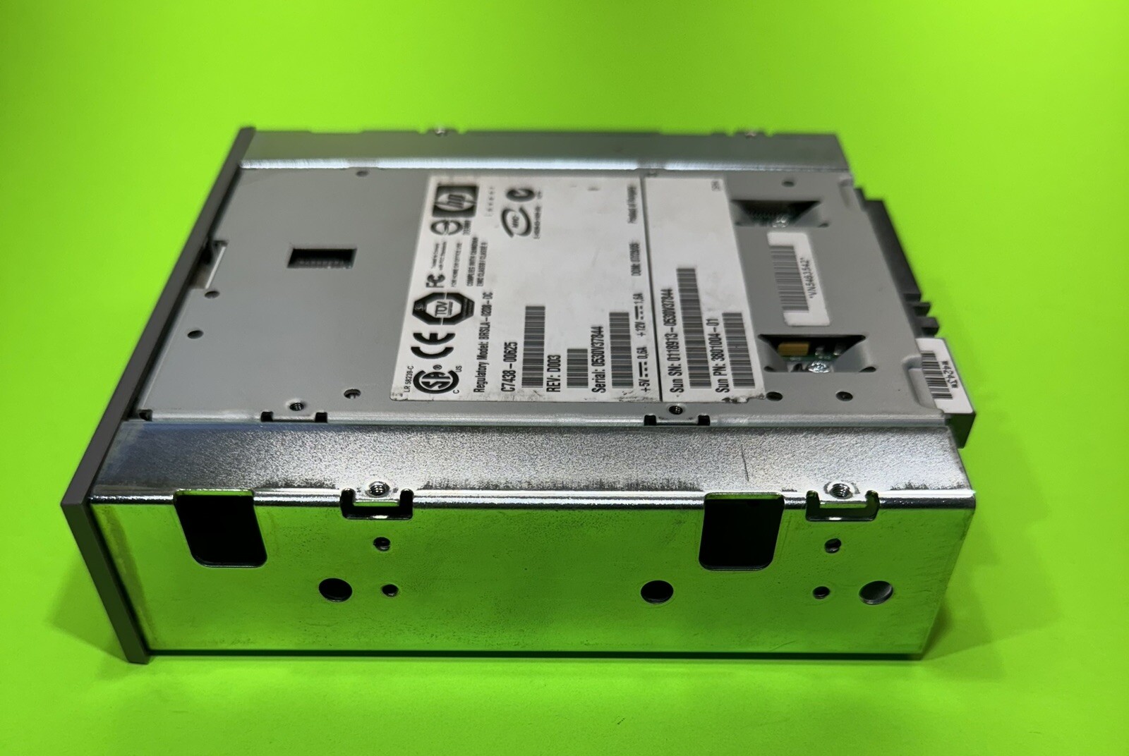 Sun 380-1004 36-72GB 5.25-inch 4mm DAT72 Internal Tape Drive – SG-XTAPDAT72-5F68