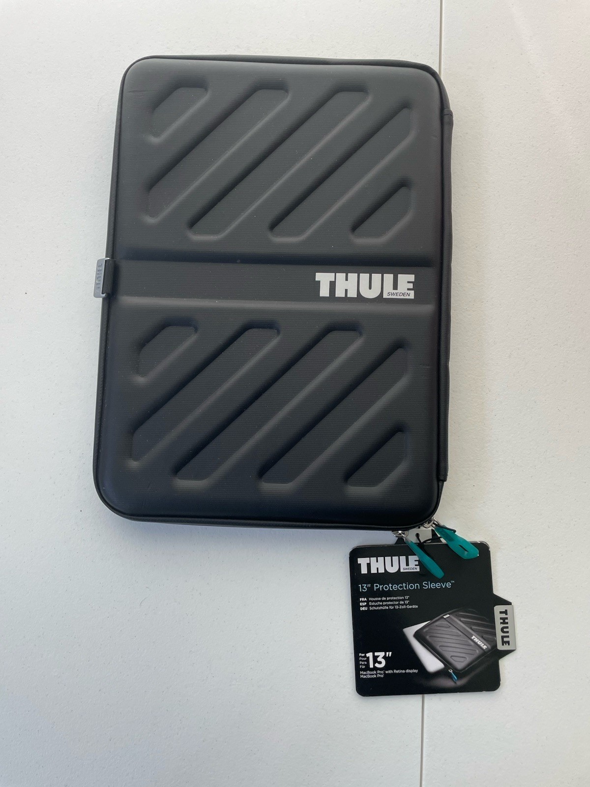 Genuine Thule Gauntlet Laptop Sleeve Case for 13″ Apple MacBook Pro New NWT Tags