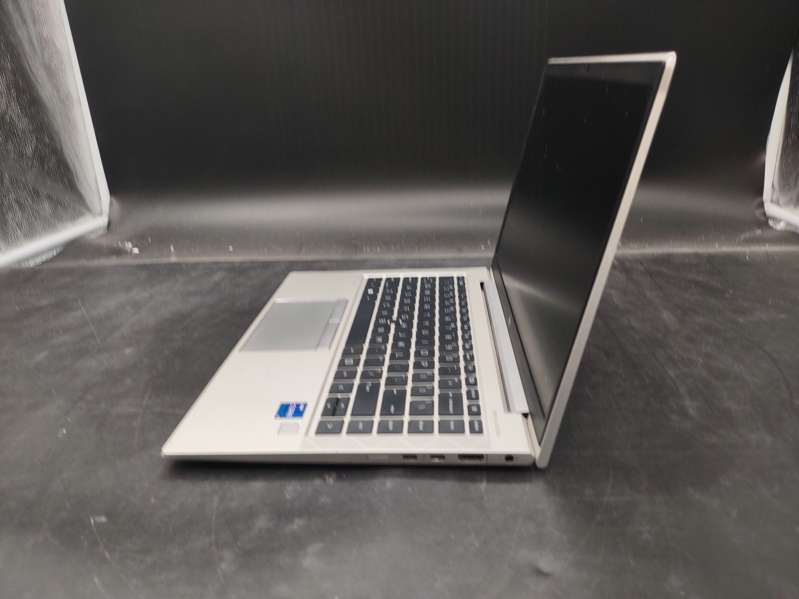 HP Elitebook 840 G8 i7 1165G7 @ 2.80GHz 16GB RAM 256GB NVME NO OS