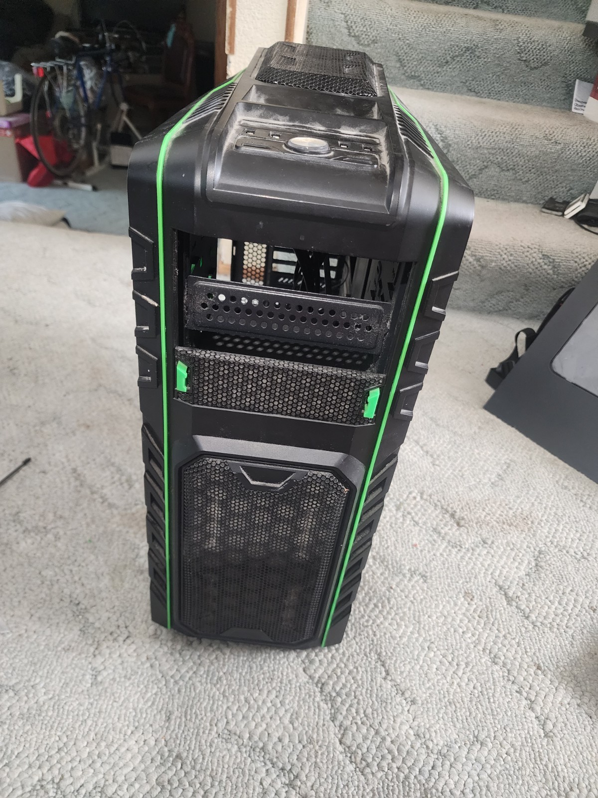 DIYPC Skyline-06-WG Black/Green Dual USB 3.0 ATX Full Tower Gaming Computer Case