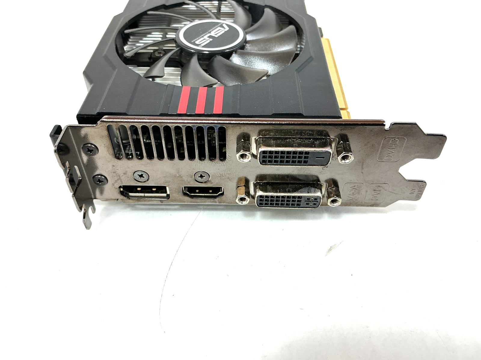 Asus ATI Radeon HD 7770 2GB DDR5 PCI-Ex16 Video Card (PC)