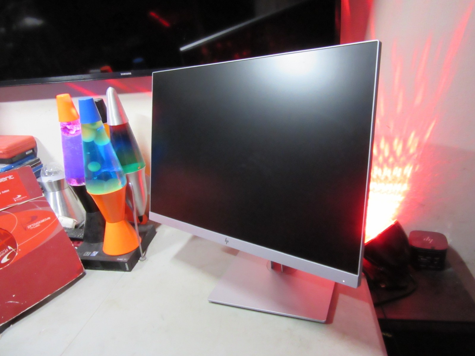 Beautiful HP E243i EliteDisplay 24” IPS LED Monitor WUXGA 1920 x 1200 DP HDMI