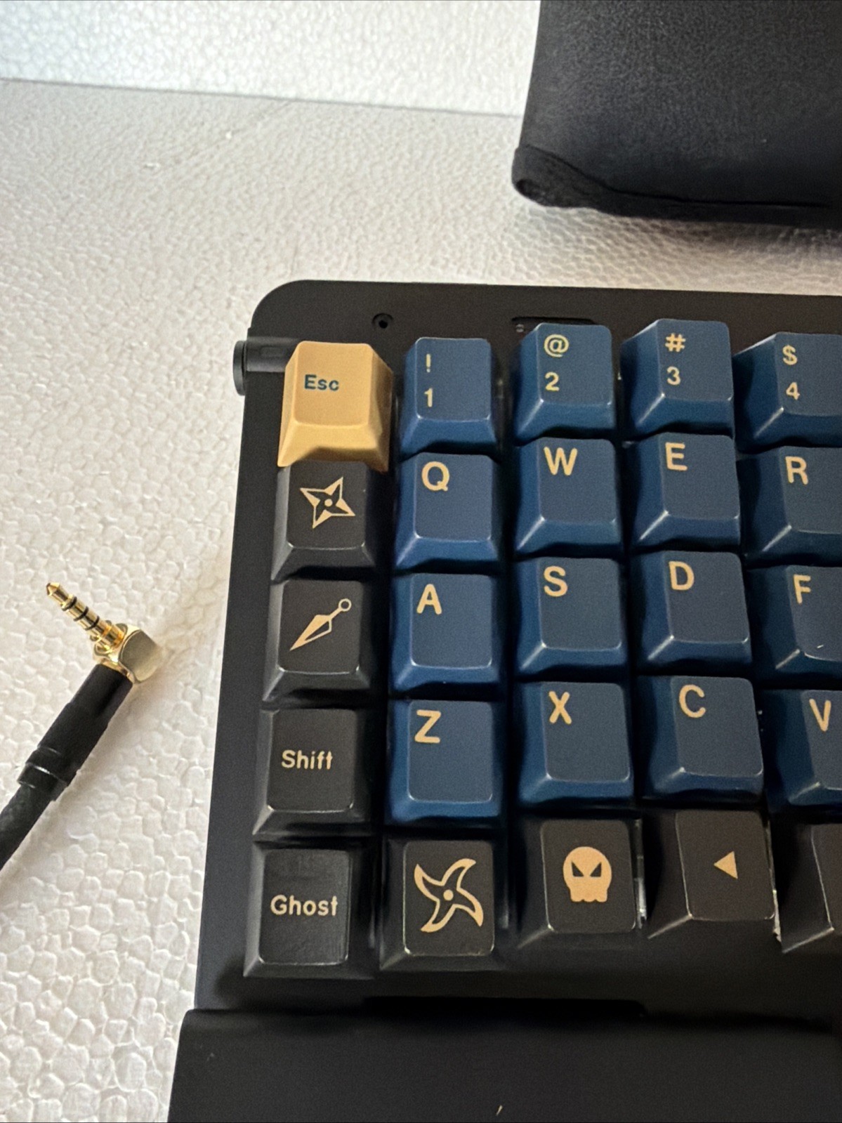 ZSA Moonlander Mark I Split Keyboard Black ,Blue Gold Keys