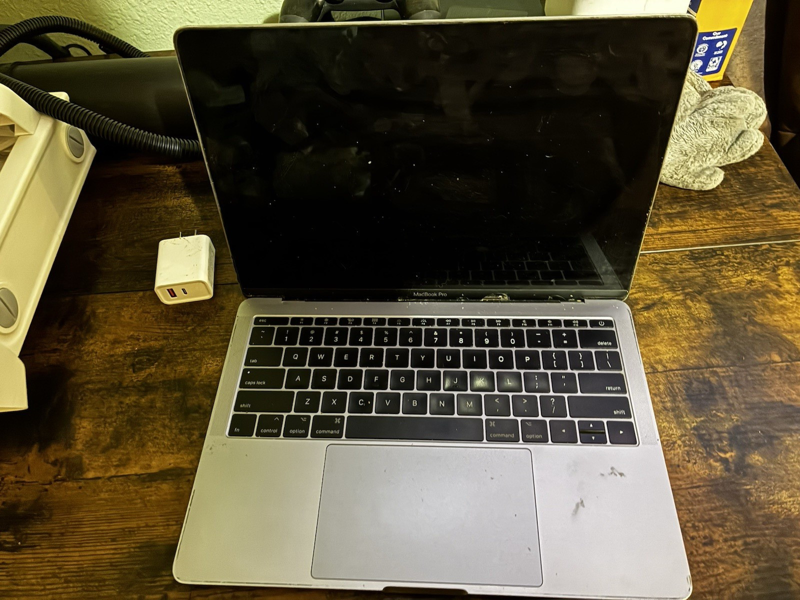 Apple MacBook Pro A1708 13in Silver i5 2.3GHz 8GB 128GB SSD (2017)