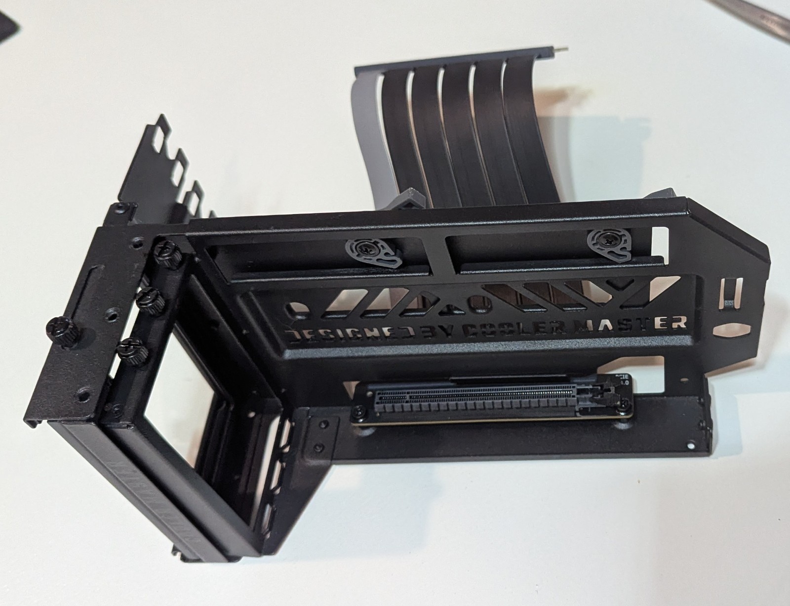Cooler Master Vertical GPU Mount with PCIe 4.0 Riser Cable
