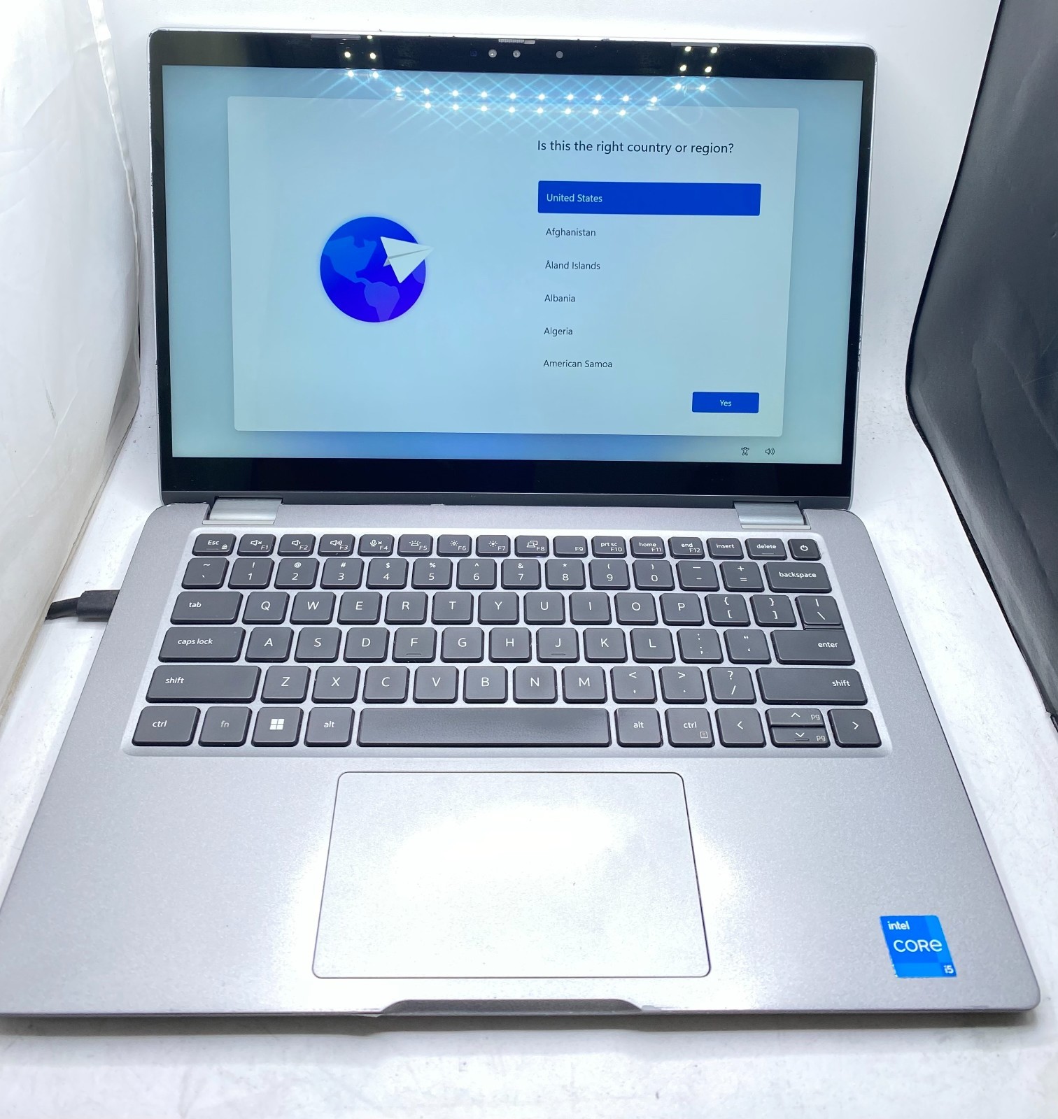 Dell Latitude 5340 13.3″ Touch 2-in-1 Intel Core i5-1335U 8GB RAM 256GB