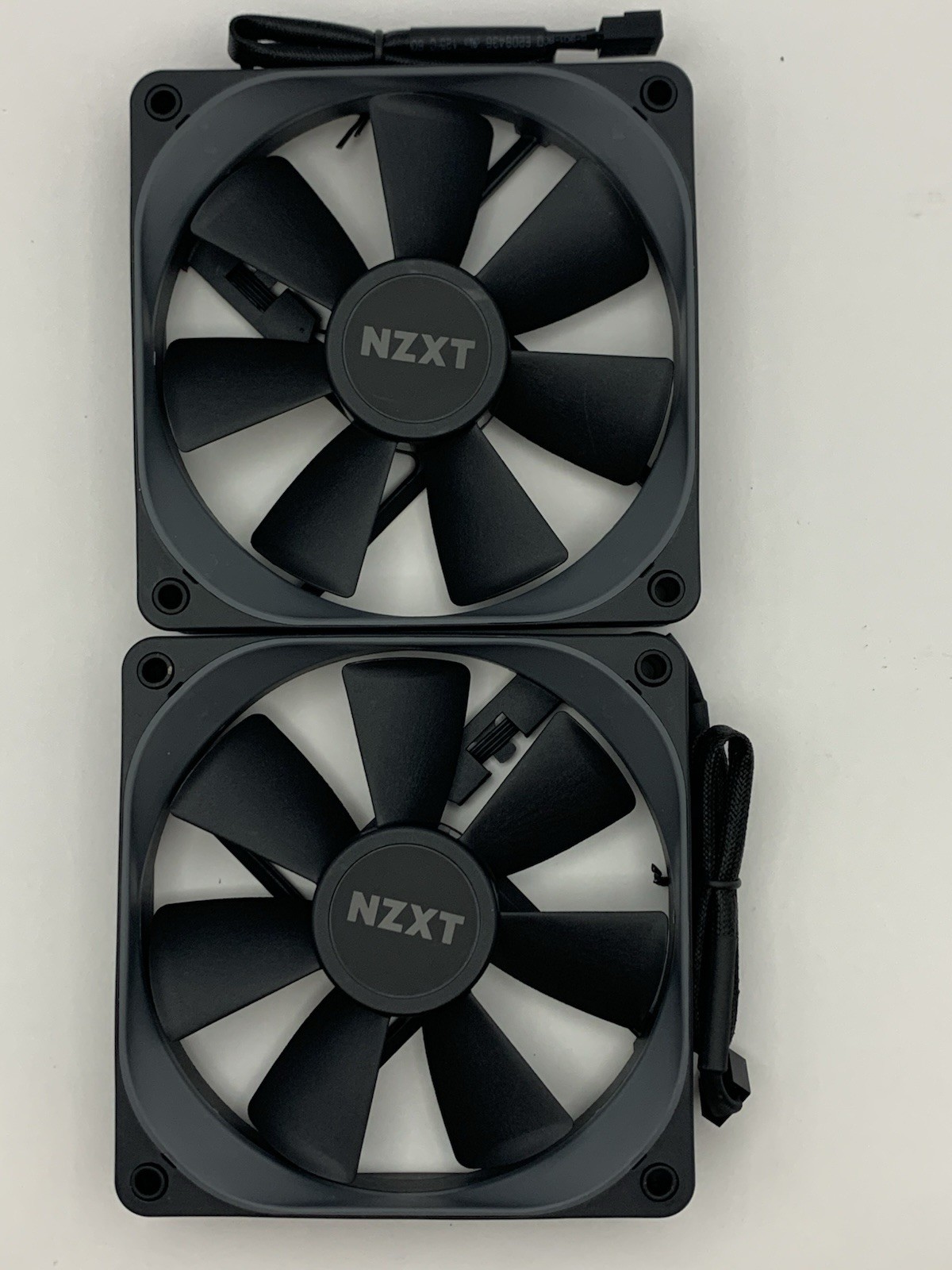 NZXT RF-AP120-FP 120mm Fluid Dynamic Bearing Black Case Fans 2-Pack