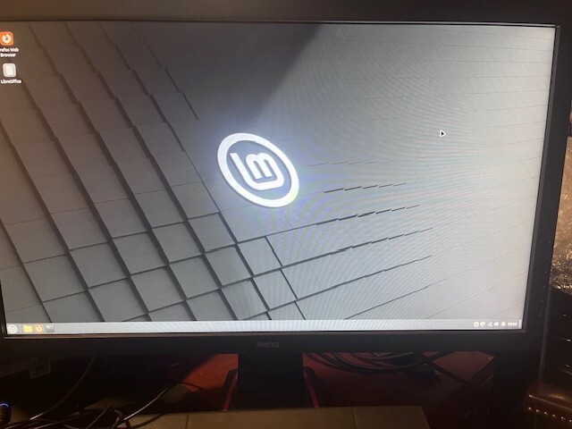 Linux Mint-HP Prodesk 400 g3 Desktop Tower,4gb,500gb,DVD,serial port, – BIN S